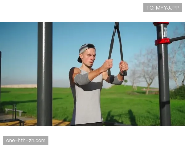 冯彦哲这训练强度，一天三练完还能笑着吃泡面？