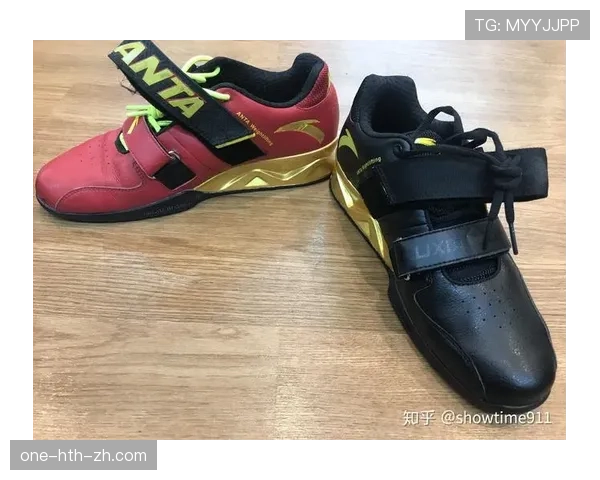 刷到吕小军出街那双鞋的价钱，我突然想把银行卡藏起来