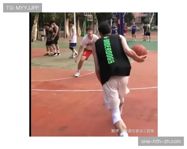 篮球规则中翻腕违例的具体判定标准是什么及如何界定动作细节